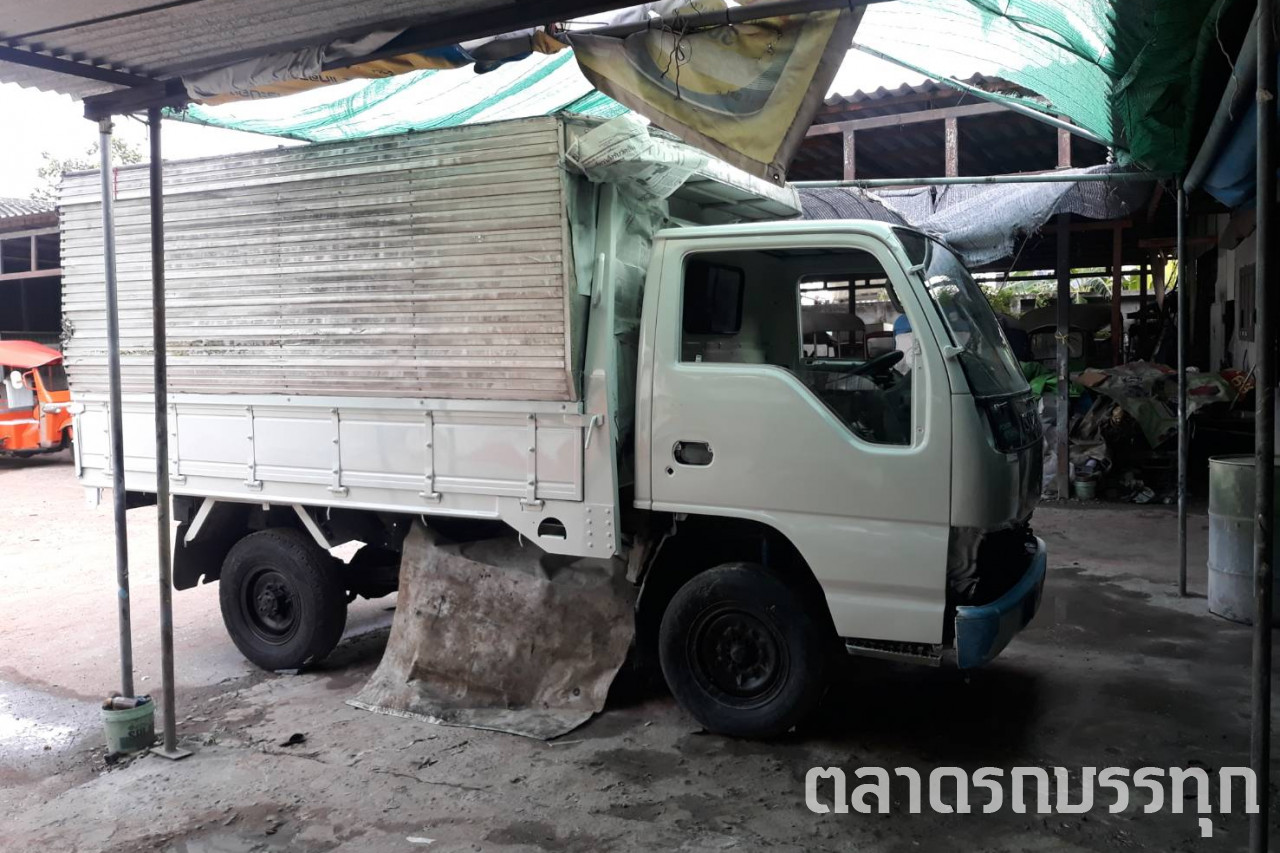 ISUZU - ISUZU ELF NHR69E หน้าการ์ตูน 